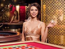 Người dùng Việt Nam truy cập lucky6868 trên điện thoại di động